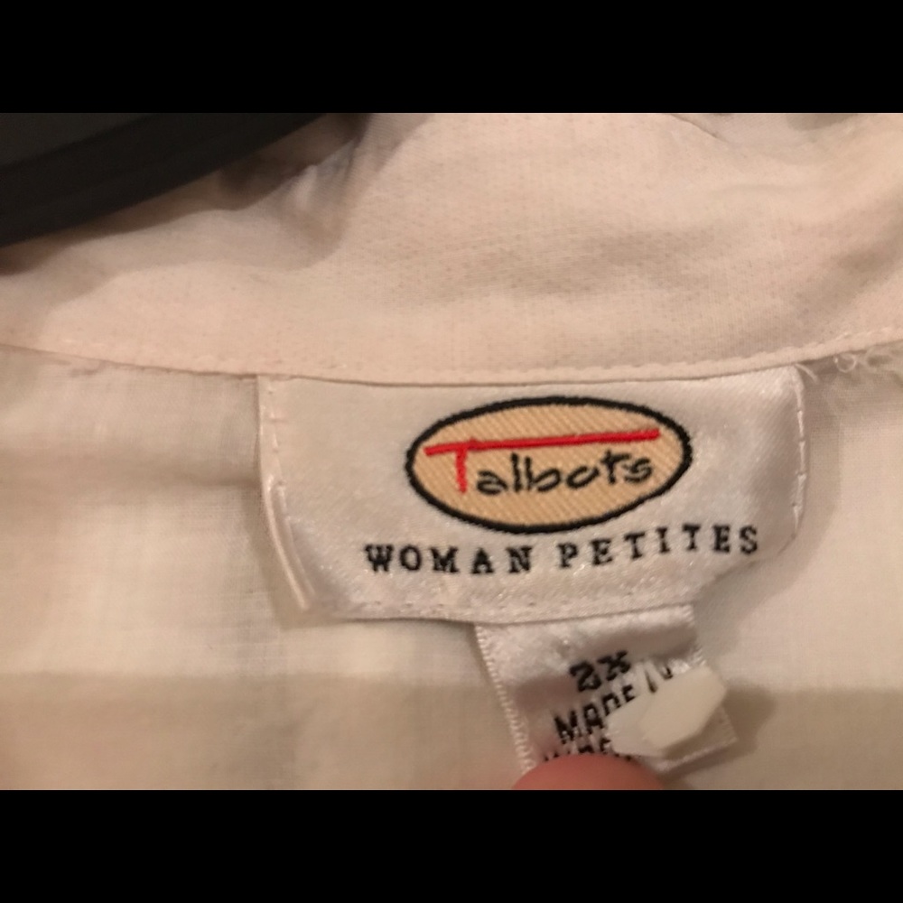Detailed white button blouse - Picture 3 of 5